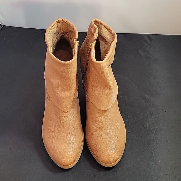 NINE WEST WOMEN"S POINTED TOE BLOCK HEEL SIDE ZIPPER CLOSURE ANKLE BOOT - Picture 2 of 13